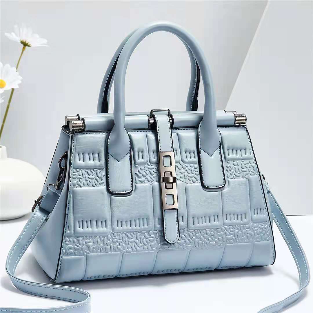 Trendy Handbags and Shoulder Bags for Ladies