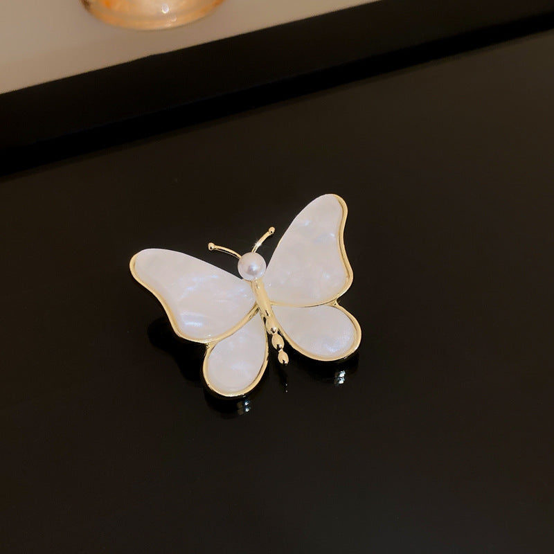 Pearl and Diamond Floral Brooch for Women’s Fashion