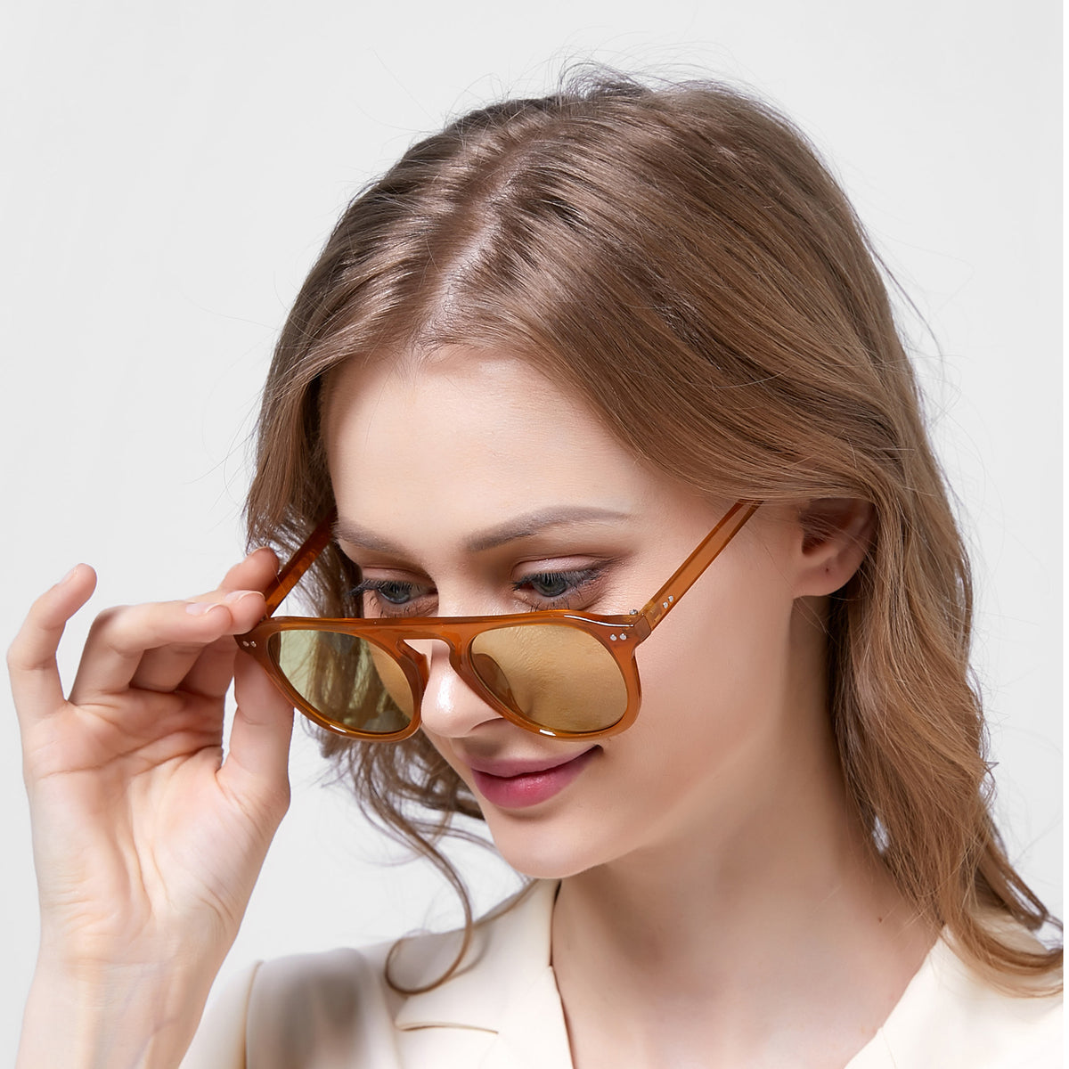 Fashionable Women's Sunglasses - Trendy Street Style