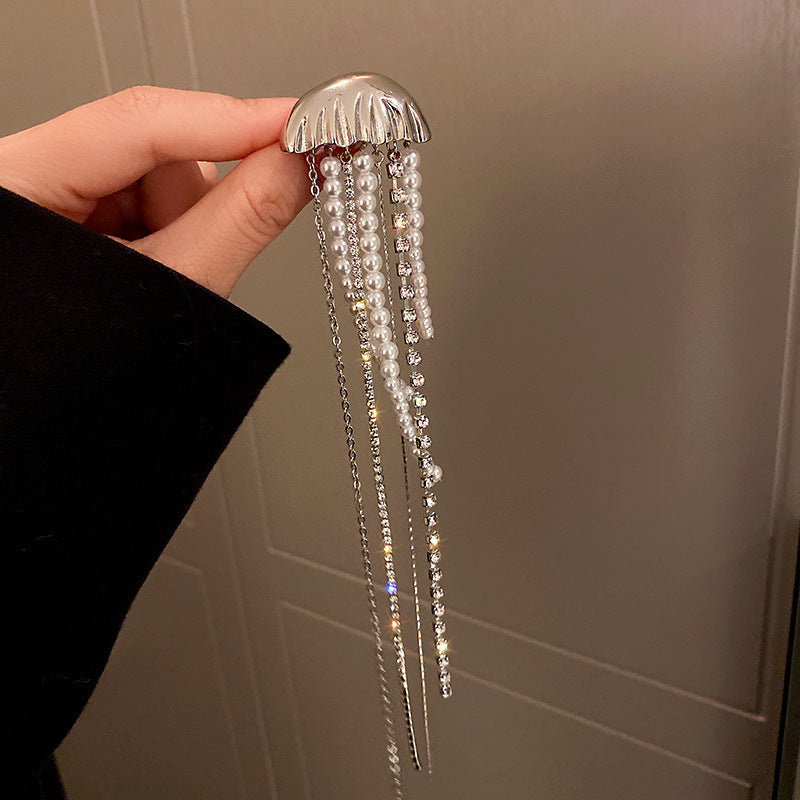 Pearl and Diamond Floral Brooch for Women’s Fashion