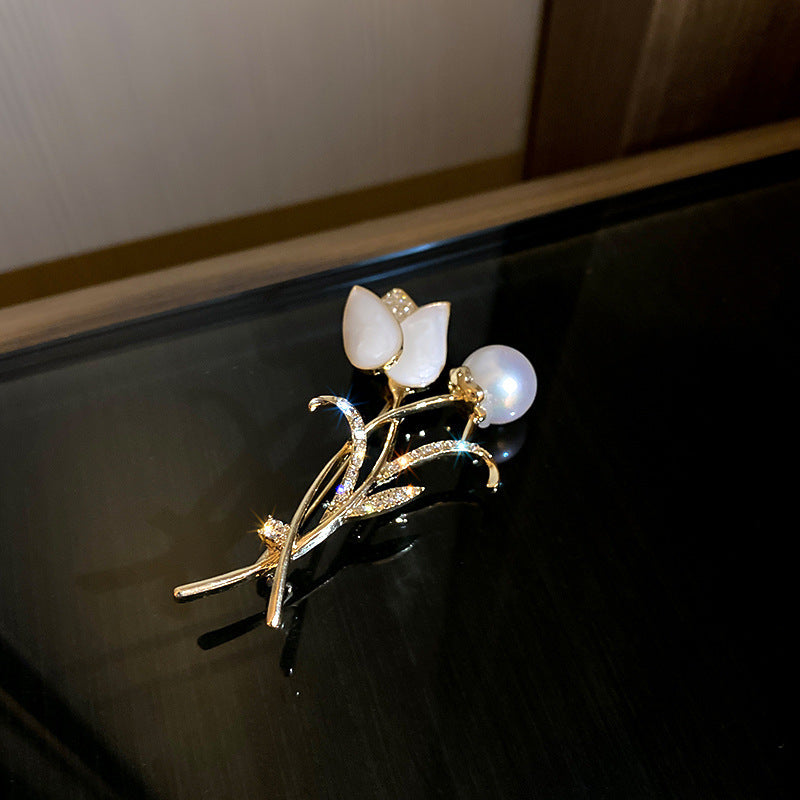 Pearl and Diamond Floral Brooch for Women’s Fashion