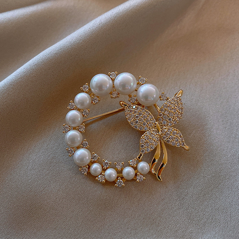 Pearl and Diamond Floral Brooch for Women’s Fashion