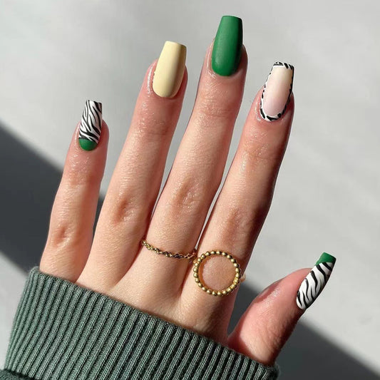 Women's Fashion Black Striped Green Edge Nail Wear