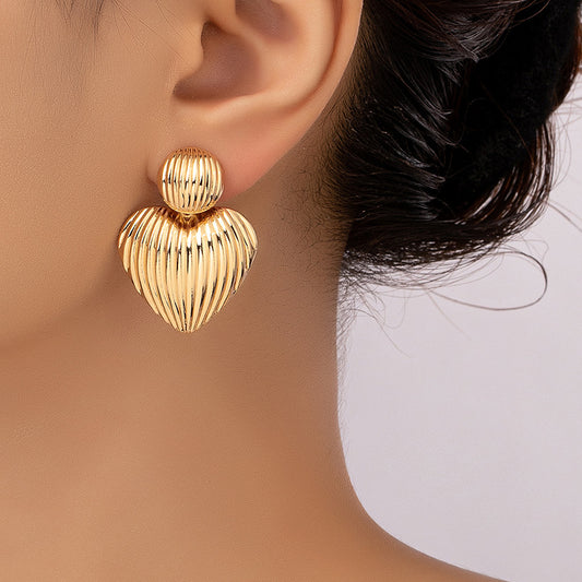 Stylish Hollow Heart Earrings for Women (Amazon Cross-border)