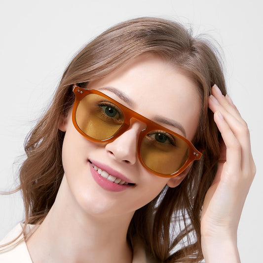 Fashionable Women's Sunglasses - Trendy Street Style