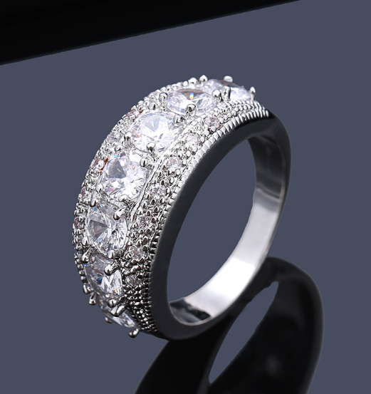 Olive Green Zircon Ring - Stylish Fashion Jewelry