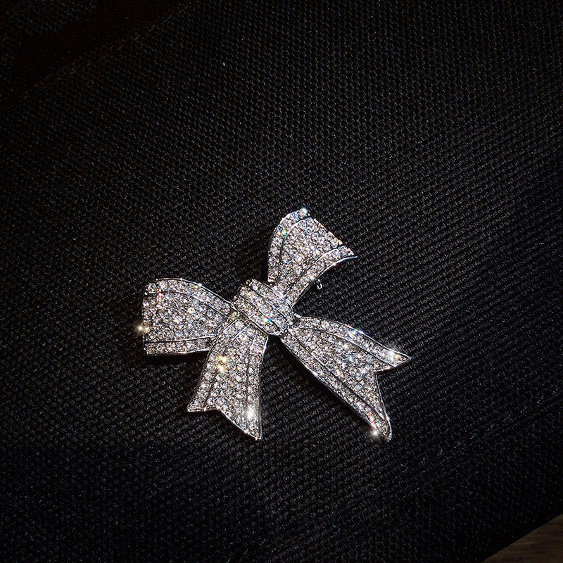 Pearl and Diamond Floral Brooch for Women’s Fashion