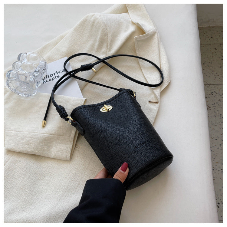 Women’s Retro Messenger Bag - Simple & Versatile Design