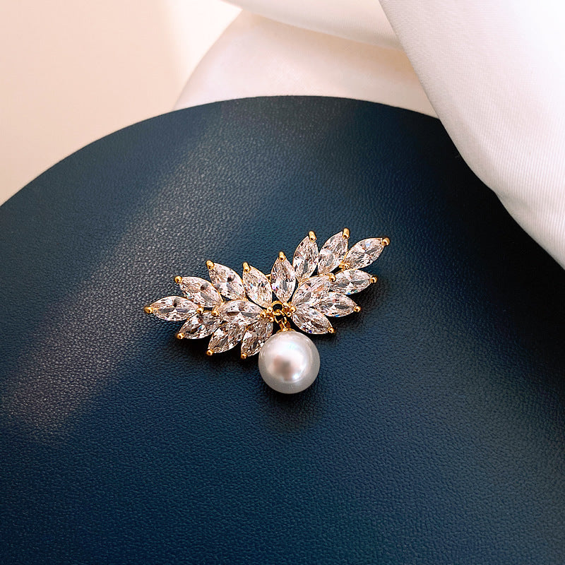 Pearl and Diamond Floral Brooch for Women’s Fashion