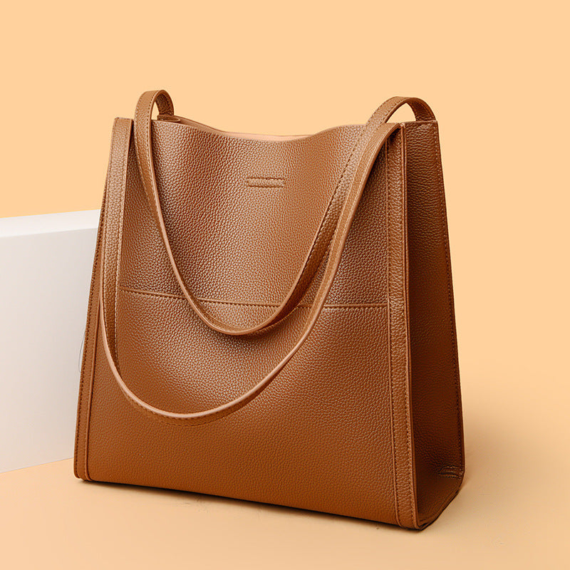 Stylish High-Quality Tote Bag for Fall/Winter 2023