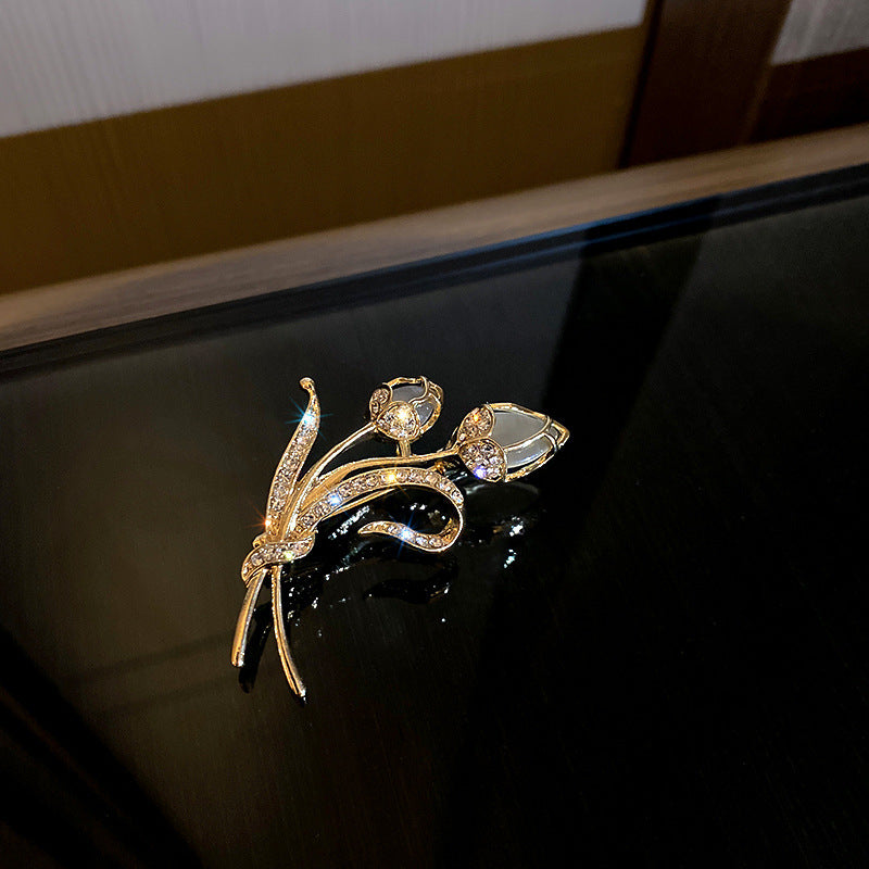 Pearl and Diamond Floral Brooch for Women’s Fashion