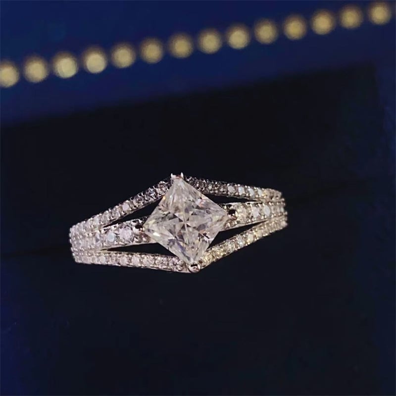 1 Karat Princess Cut Moissanite Diamond Ring