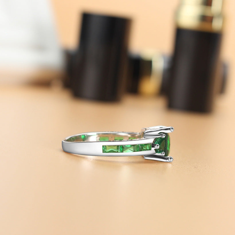 Creative Women’s Ring with Emerald Zirconia Gemstone