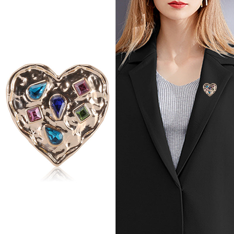 Fashion Vintage Heart Brooch with Rhinestone Pin