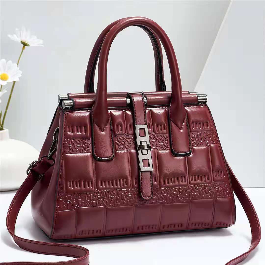 Trendy Handbags and Shoulder Bags for Ladies