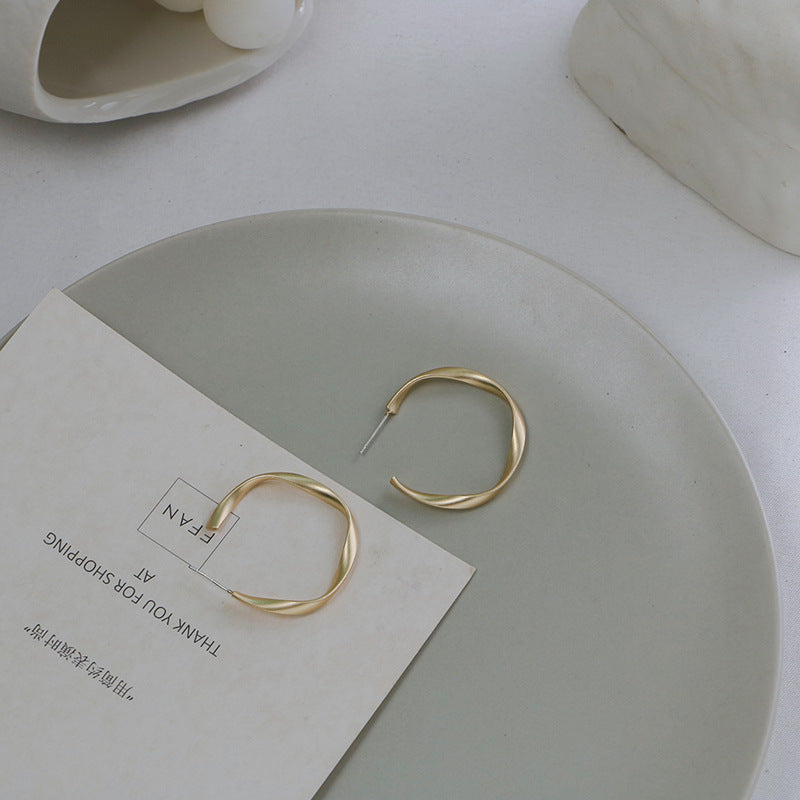Chic Stud Earrings, Circle Earrings, Minimalist Ear Clips