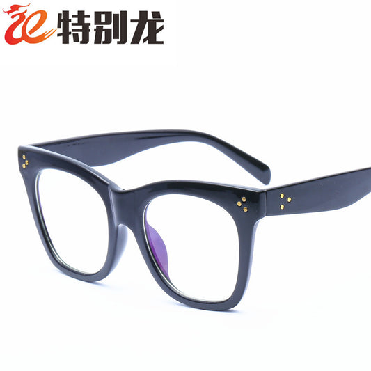 Fashionable Oversized Sunglasses for Women (Model 66189)