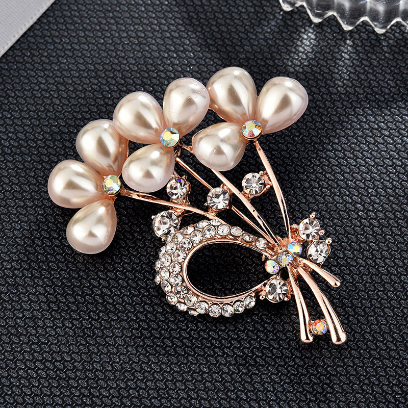 Fashion Alloy Brooch with Pearl and Rhinestones