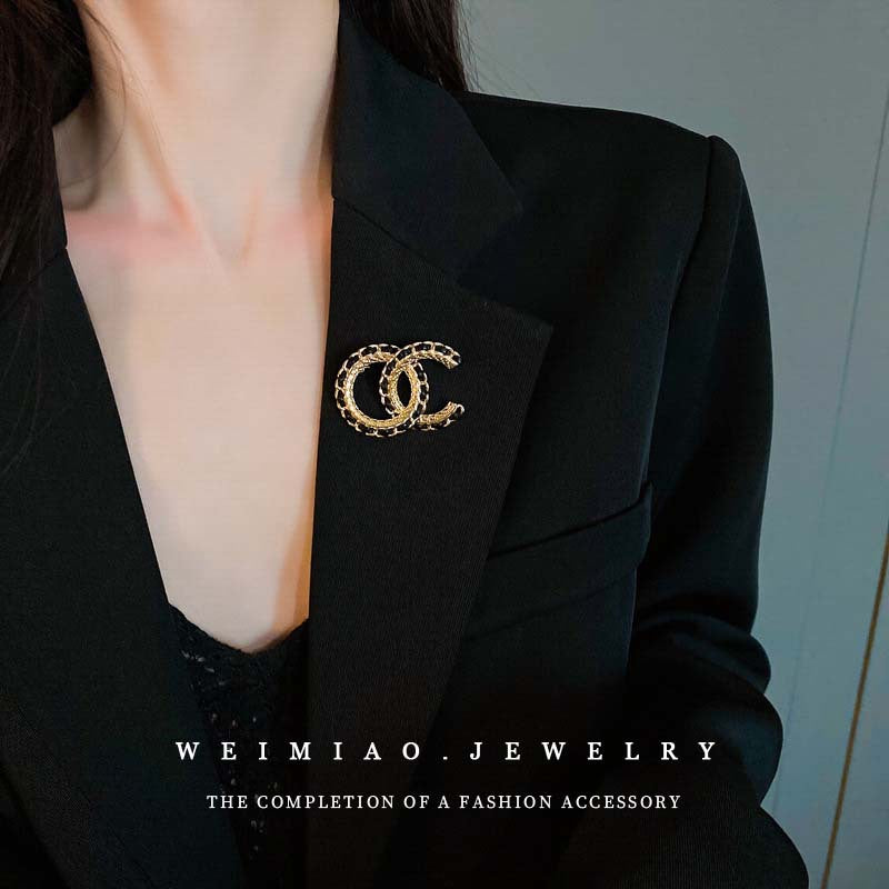 Pearl and Diamond Floral Brooch for Women’s Fashion