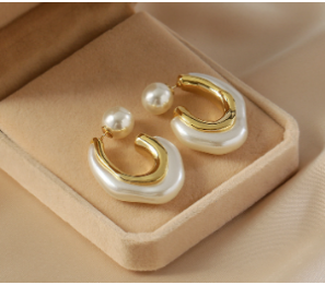 Queen Pearl Earrings (One Pair)