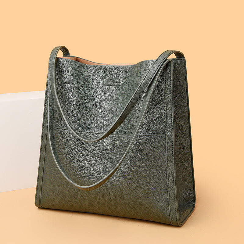 Stylish High-Quality Tote Bag for Fall/Winter 2023