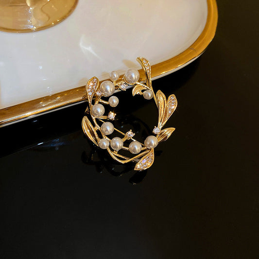 Pearl and Diamond Floral Brooch for Women’s Fashion