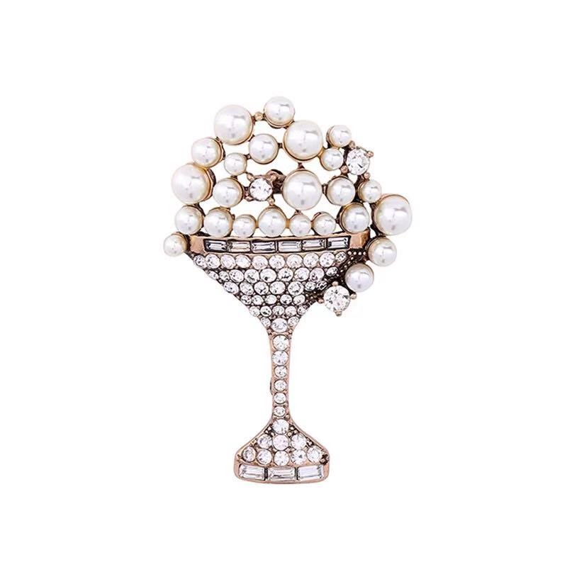 Fashion Rhinestone Brooch, Pearl Flower Basket Brooch
