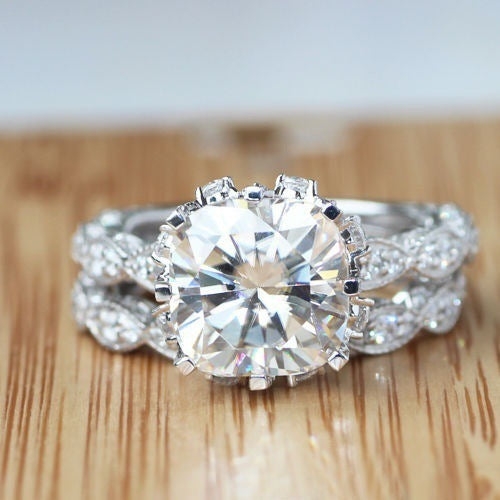 Diamond Circle Engagement Ring for Women’s Jewelry