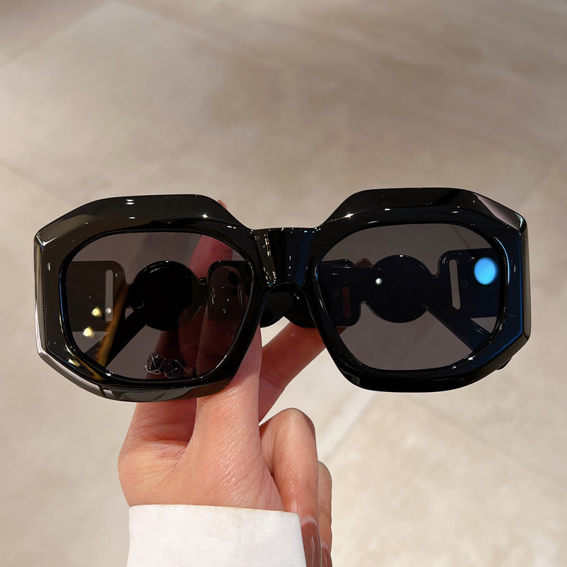 Trendy Oversized Polygon Sunglasses for Street Style