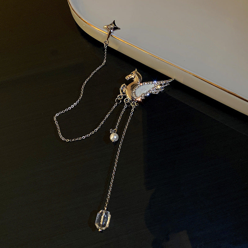 Pearl and Diamond Floral Brooch for Women’s Fashion