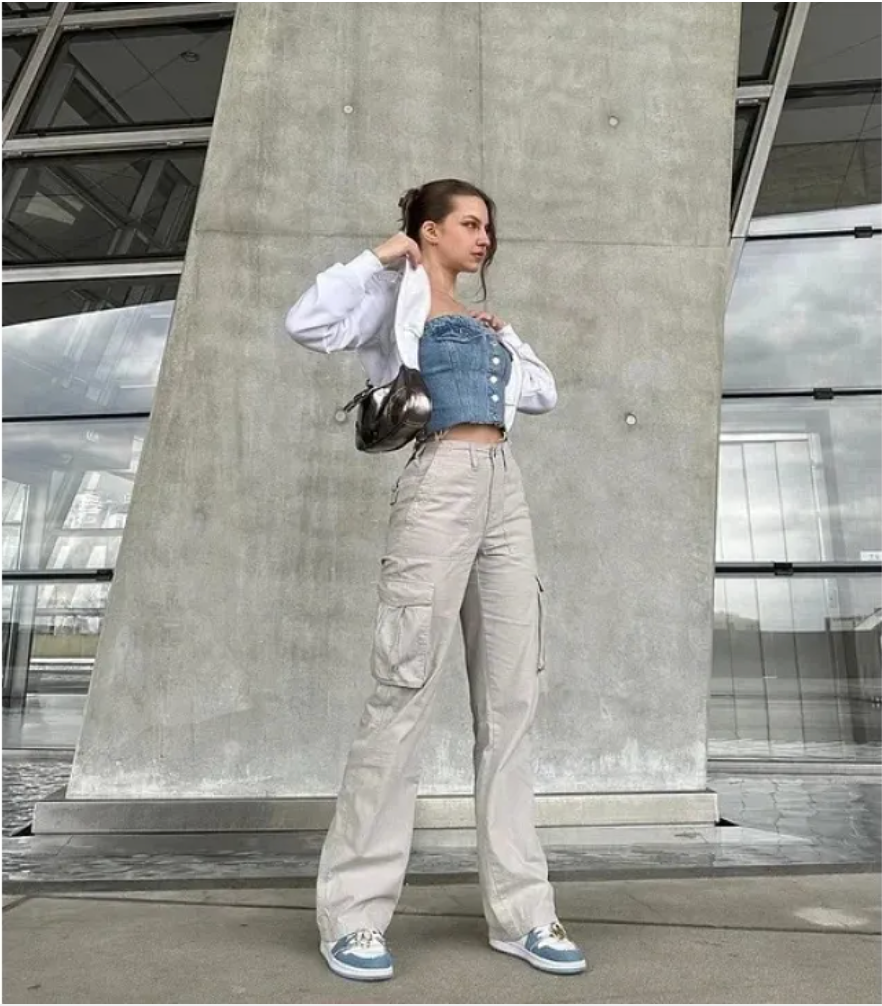 Women’s Straight Leg Jeans
