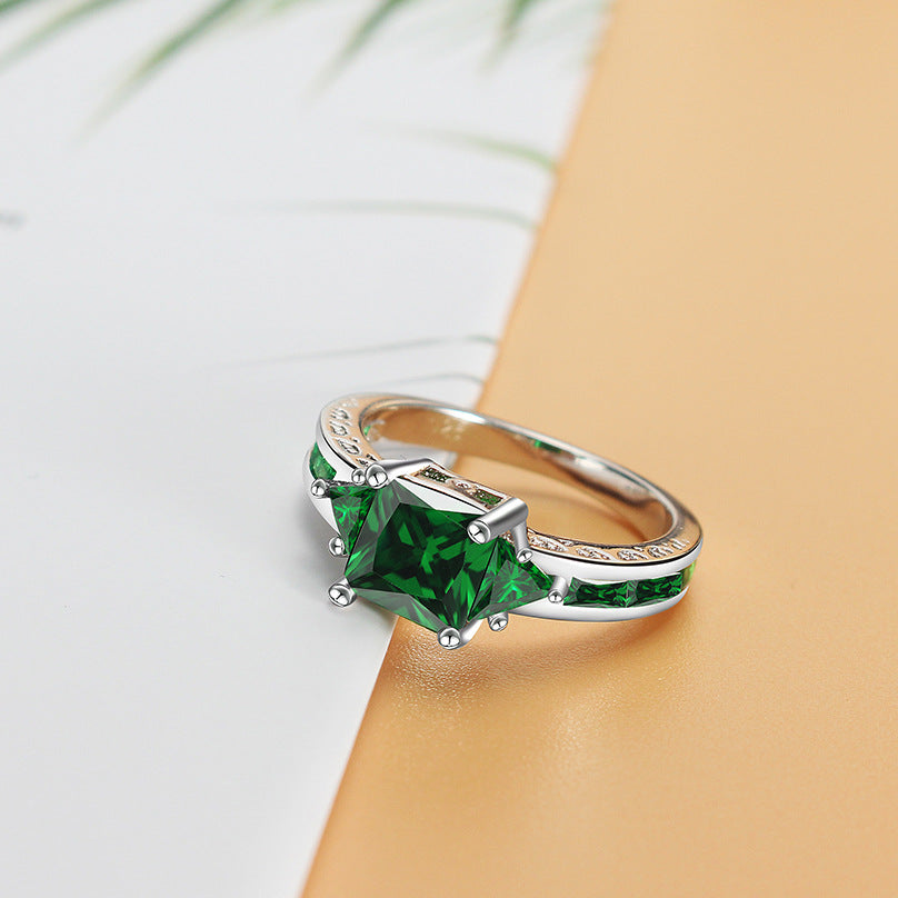 Creative Women’s Ring with Emerald Zirconia Gemstone