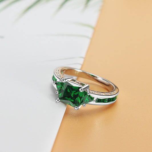Creative Women’s Ring with Emerald Zirconia Gemstone