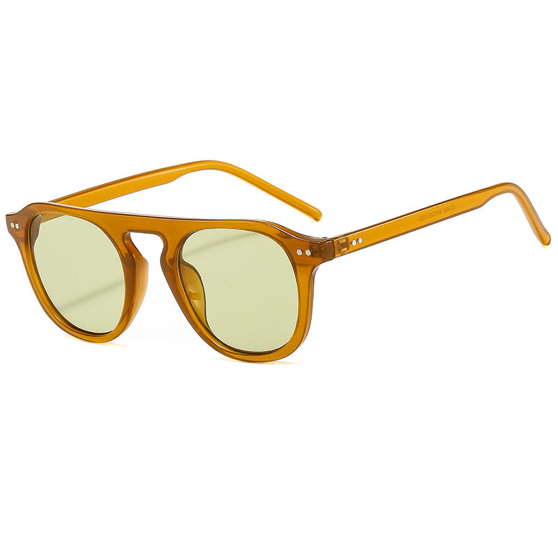 Fashionable Women's Sunglasses - Trendy Street Style