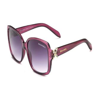 Model 4047 Women’s Stylish Sunglasses with Crystals (One)