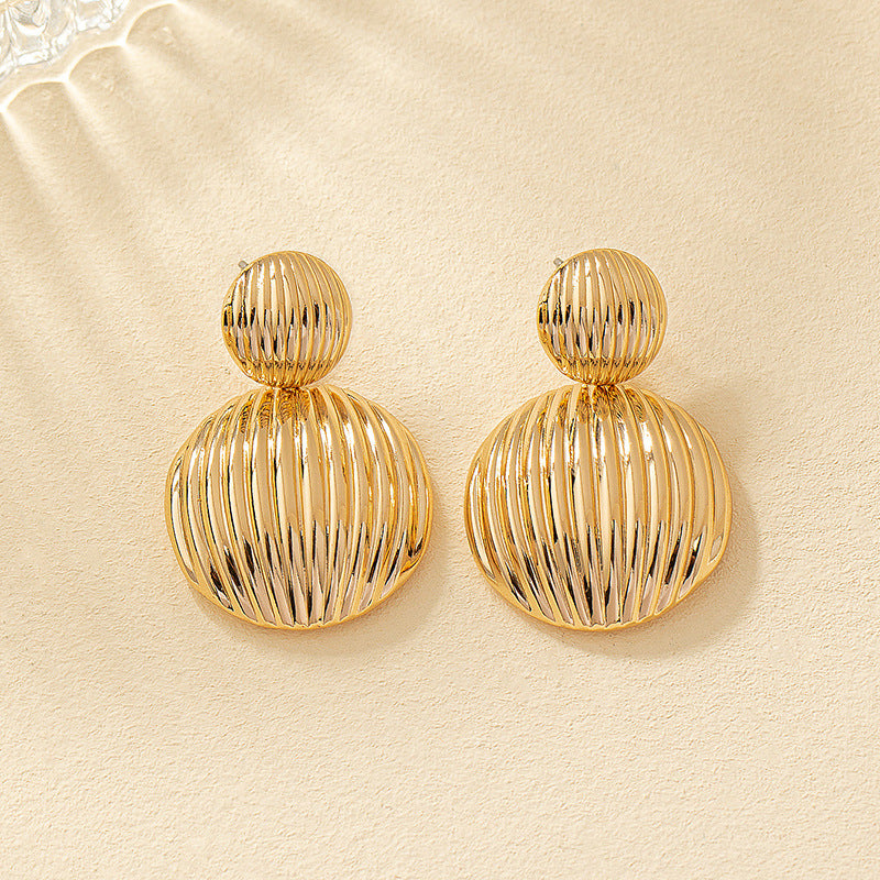 Stylish Hollow Heart Earrings for Women (Amazon Cross-border)